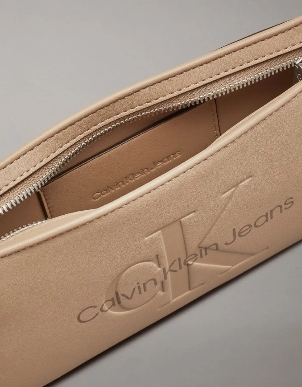 borsa_a_spalla_calvin_klein_crockery_6-1.webp Shop Calvin Klein Borsa a spalla Crockery