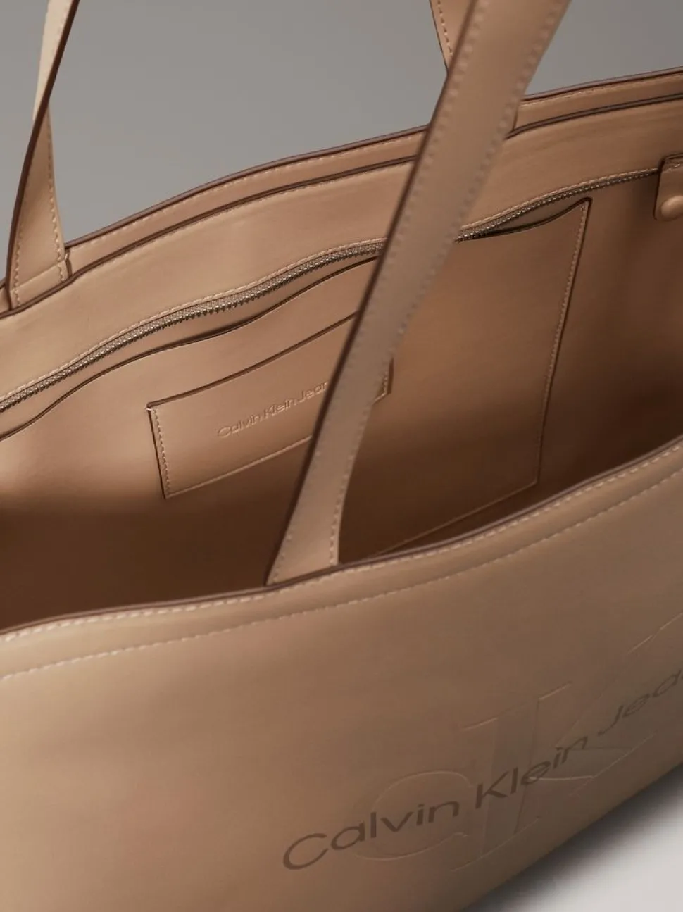 borsa_a_spalla_calvin_klein_crockery_6.webp Fashion Calvin Klein Borsa a spalla Crockery