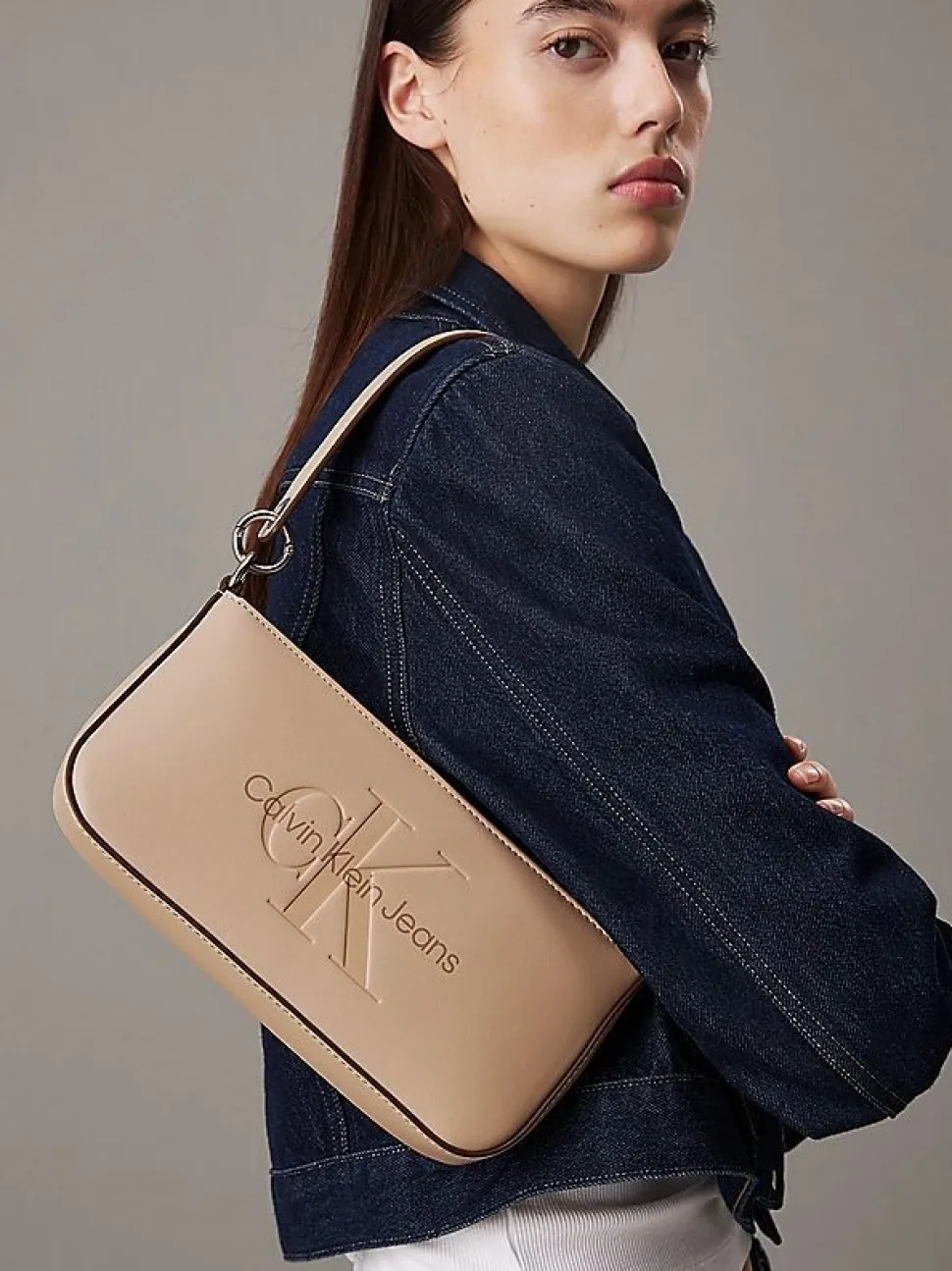 borsa_a_spalla_calvin_klein_crockery_9.webp Shop Calvin Klein Borsa a spalla Crockery