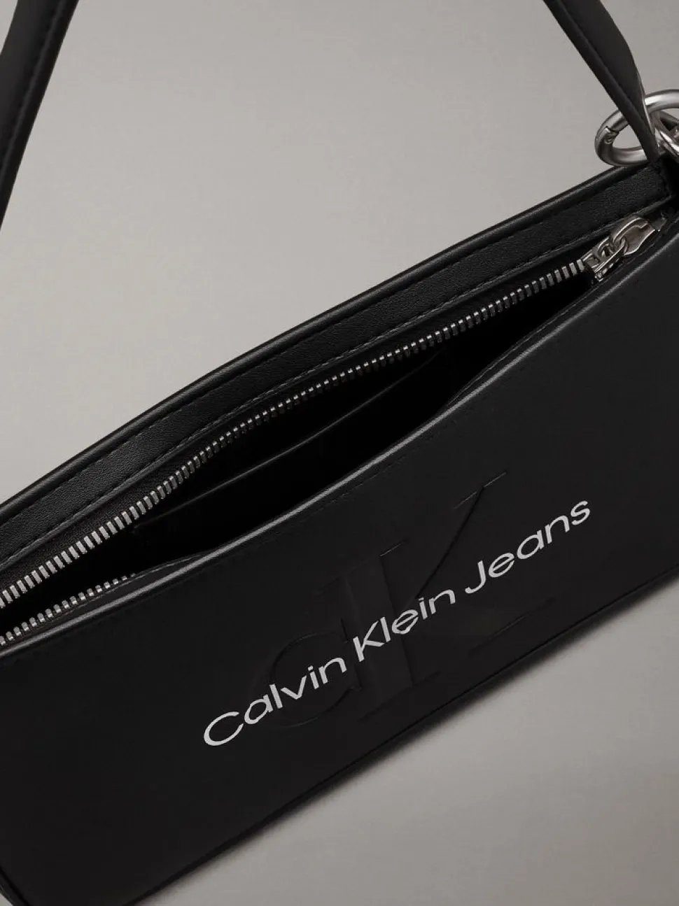 borsa_a_spalla_calvin_klein_nera_6.webp Shop Calvin Klein Borsa a spalla Nera Nero
