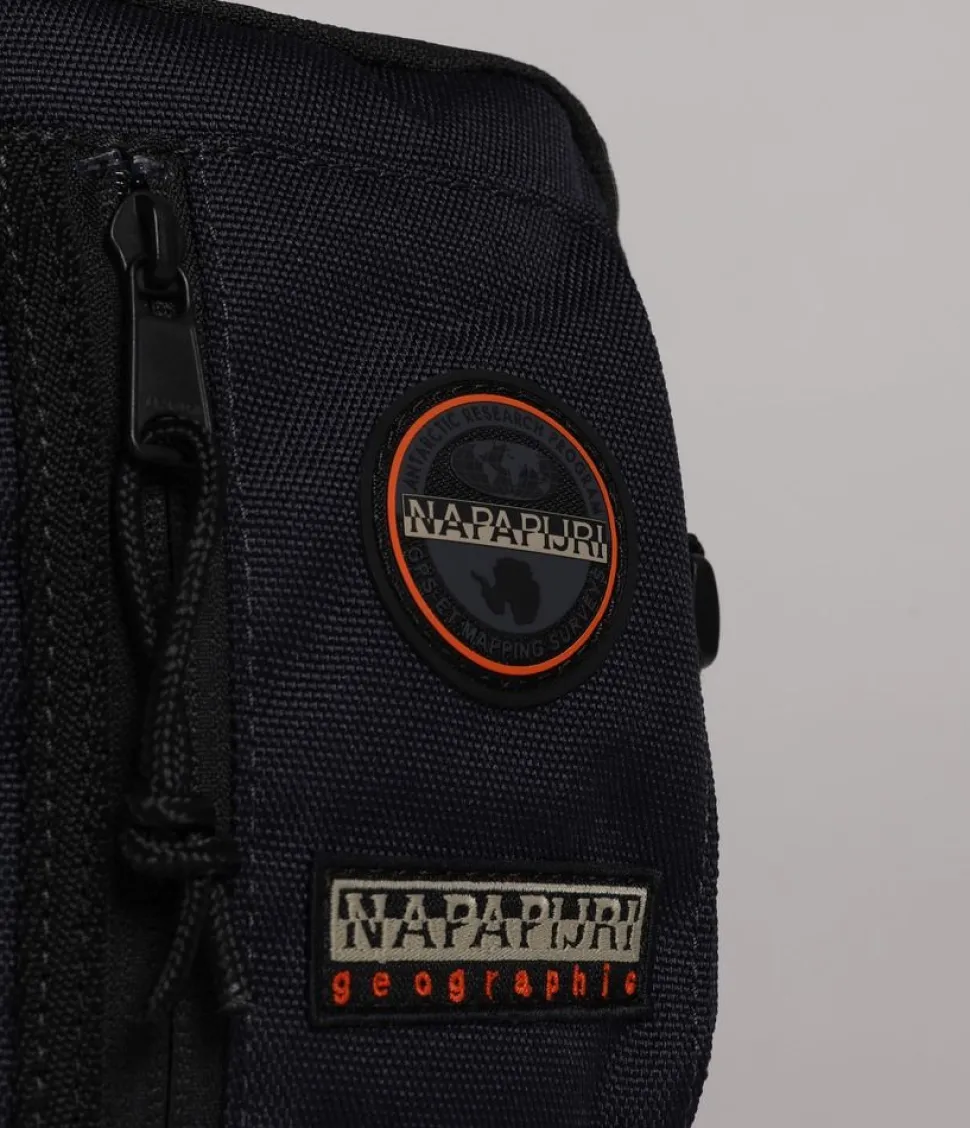 borsa_uomo_napapijri_voyage_crossover_blu_marine_3.webp Sale Napapijri Borsa uomo Voyage Crossover Blu Marine BluMarine