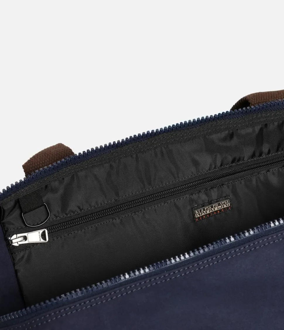 borsone_napapijri_bering_blu_marine_7.webp Outlet Napapijri Borsone Bering Blu Marine BluMarine