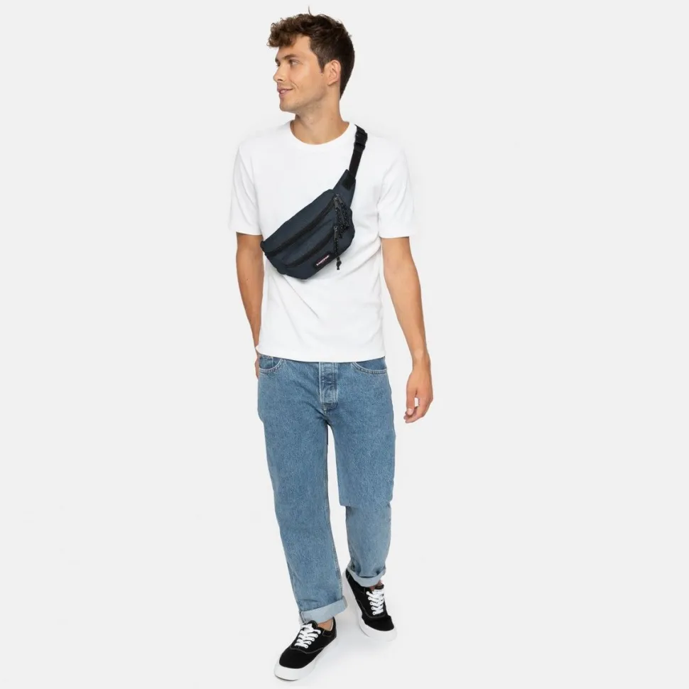 marsupio_eastpak_doggy_bag_triple_denim_w_3.webp Hot Eastpak Marsupio Doggy Bag Triple denim 26W TripleDenim