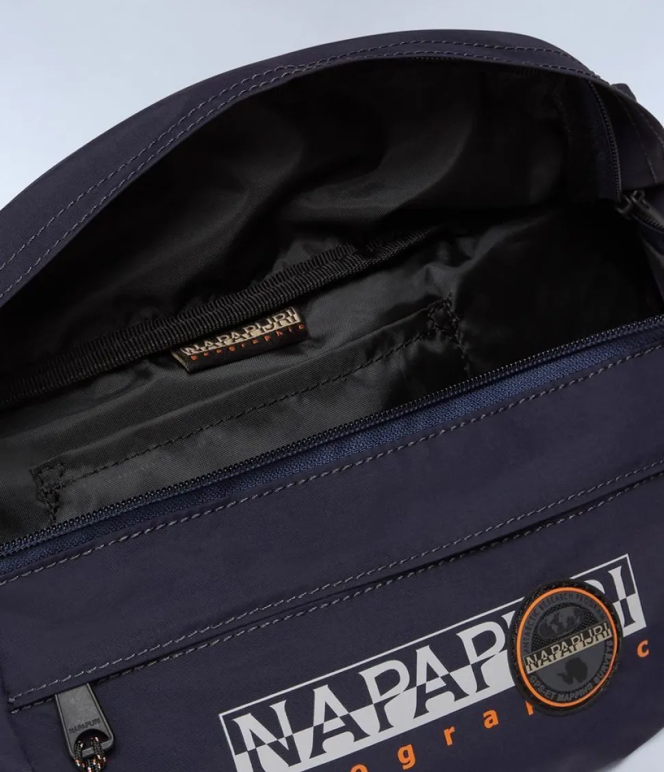 marsupio_napapijri_curver_blu_marine_4.webp Best Sale Napapijri Marsupio Curver Blu Marine BluMarine
