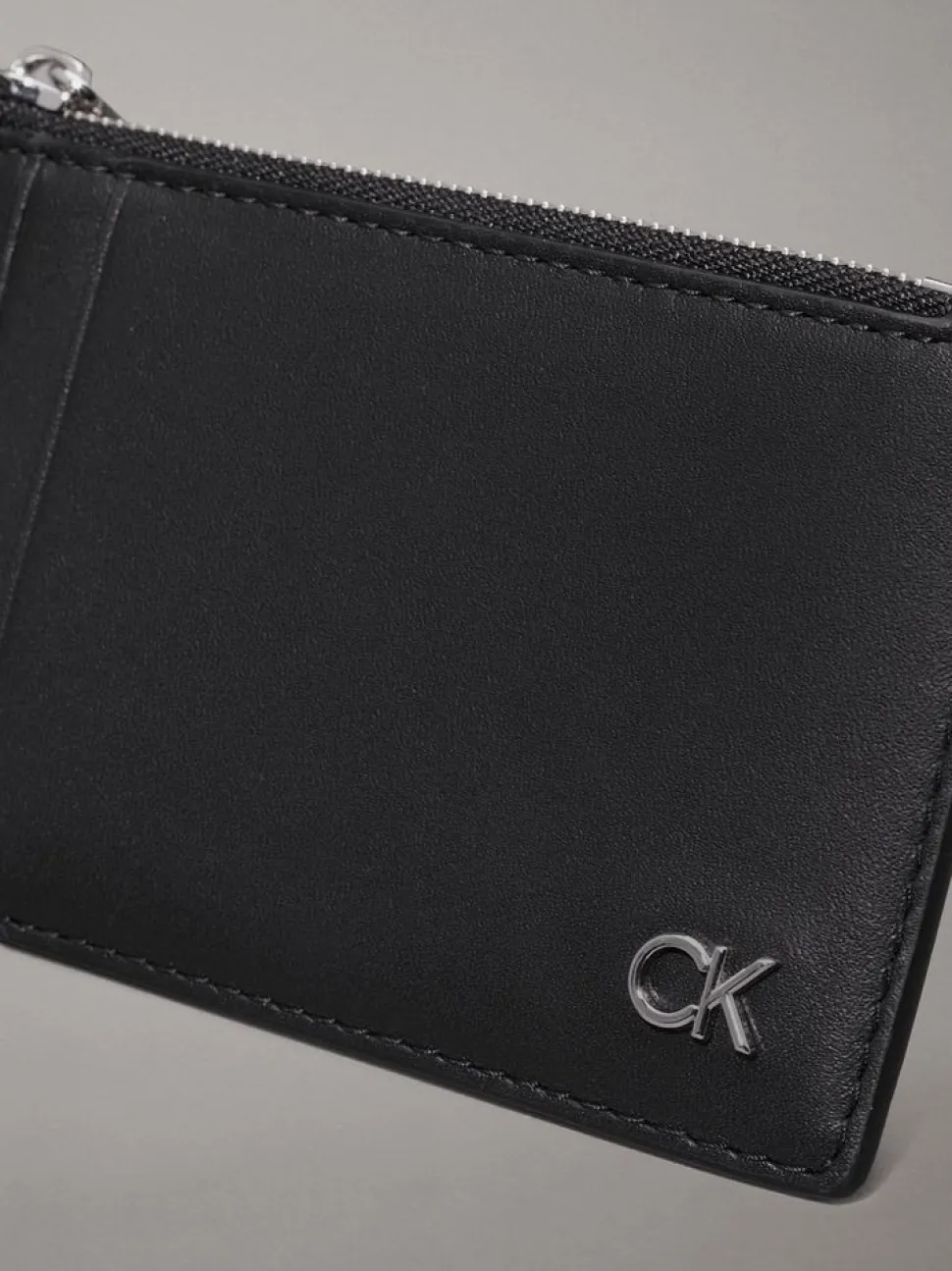 portadocumenti_sottile_calvin_klein_nero_3-2.webp Fashion Calvin Klein Portadocumenti sottile Nero