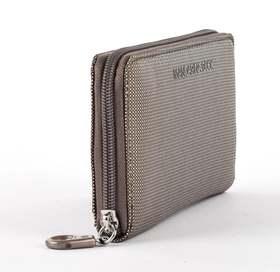 portafoglio_donna_con_zip_mandarina_duck_md_mpn_taupe_3.webp Sale Mandarina Duck Portafoglio donna con zip MD20 MPN1 Taupe