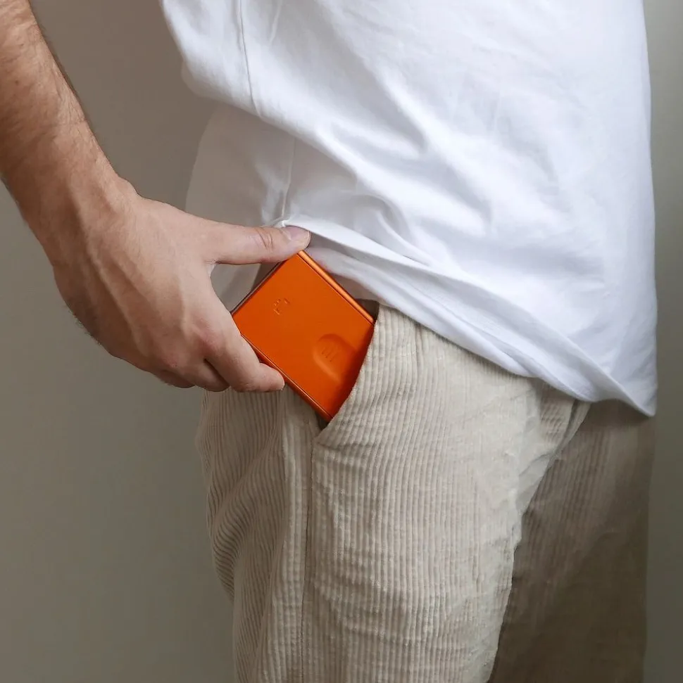portafoglio_in_alluminio_ogon_design_slider_orange_3.webp Sale Ogon Design Portafoglio in alluminio Slider Orange