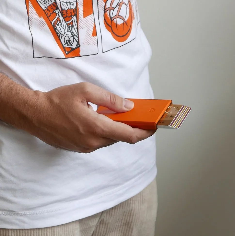 portafoglio_in_alluminio_ogon_design_slider_orange_4.webp Sale Ogon Design Portafoglio in alluminio Slider Orange