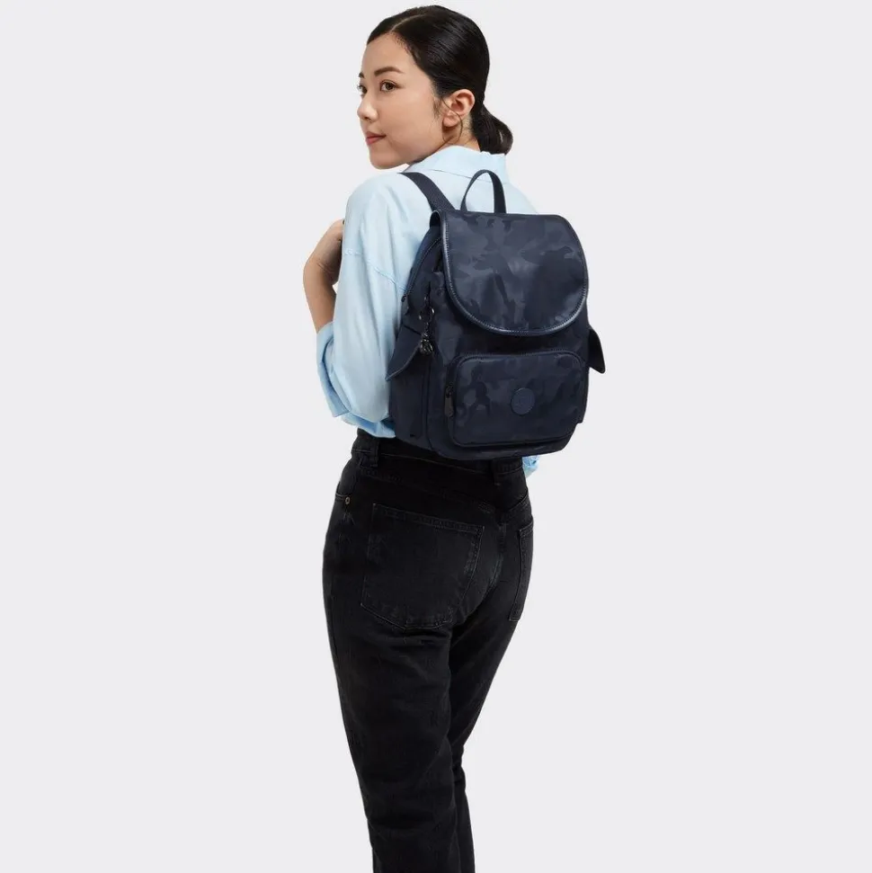 zaino_kipling_city_pack_s_satin_camo_blue_6.webp Outlet Kipling Zaino City Pack S Satin Camo Blue SatinCamoBlue